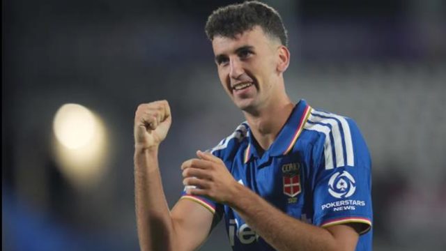 Chelsea chiêu mộ hậu vệ của Como vào tháng 1