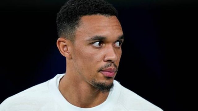 Chelsea cân nhắc đưa Alexander-Arnold trở lại Premier League